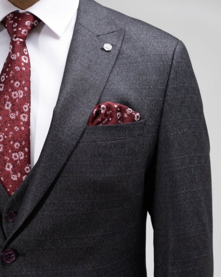 Черный костюм 3-ка фактурный